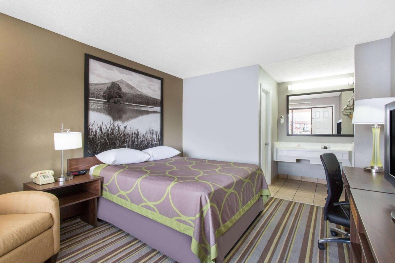 Super 8 By Wyndham Wytheville Eksteriør billede