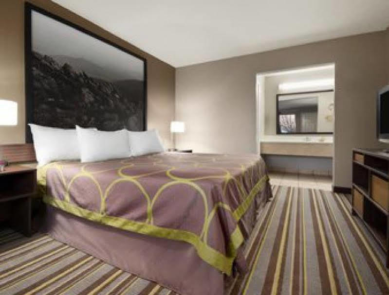 Super 8 By Wyndham Wytheville Eksteriør billede